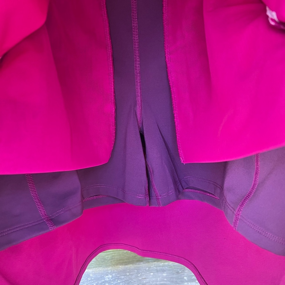 Athleta Women’s Magenta Athletic Skort with Zipper Pockets - Picture 11 of 13
